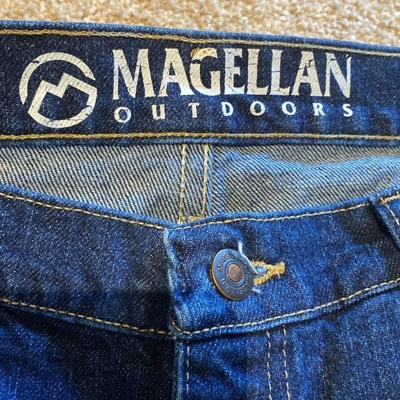 Magellan Outdoors Relaxed Fit Jeans 35MAGNM Blue 38 x 32 - Picture 2 of 6